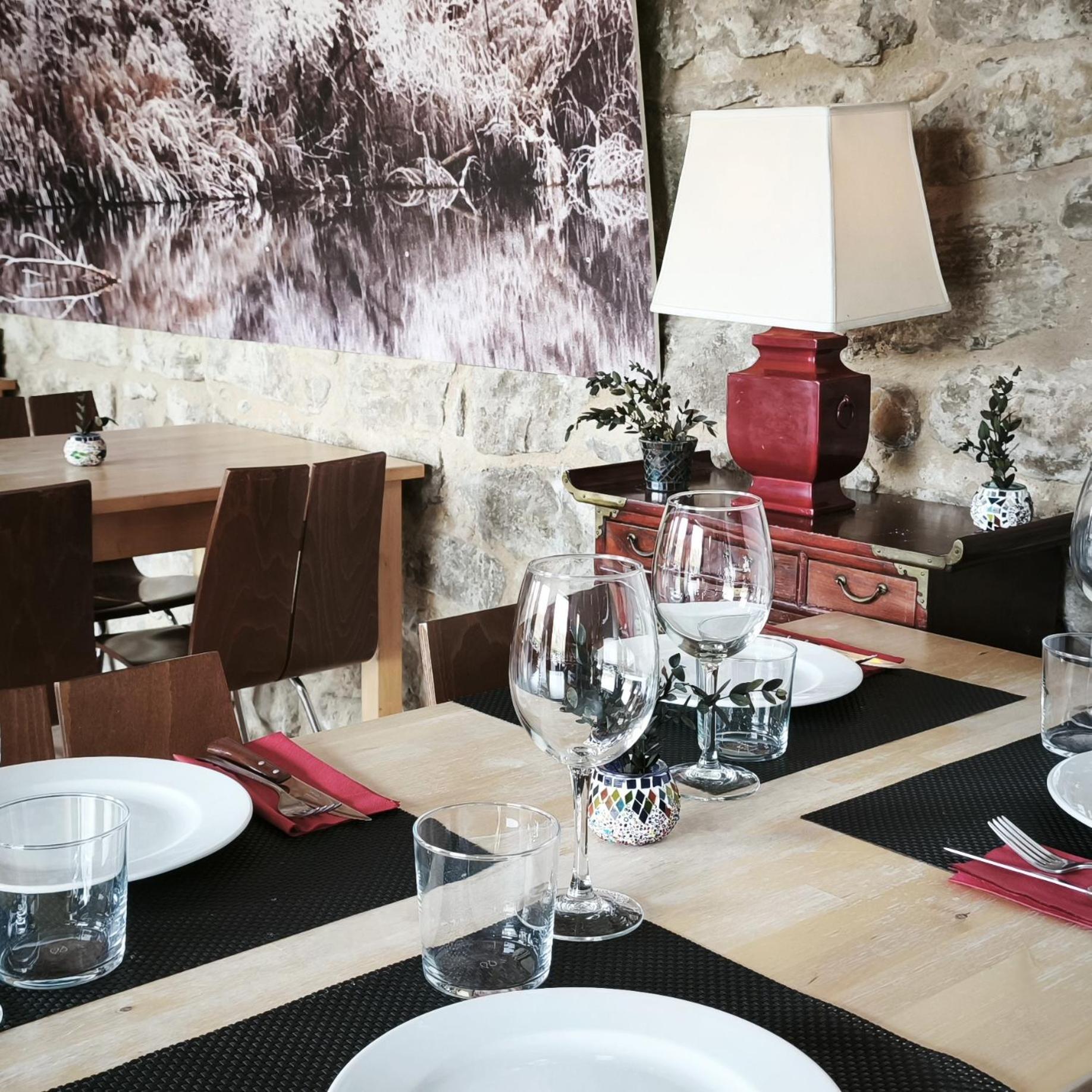 Hospederia De Alesves 3* Villafranca